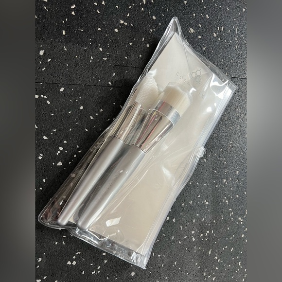 COSMEDIX | Skincare Brush Set - Picture 3 of 5